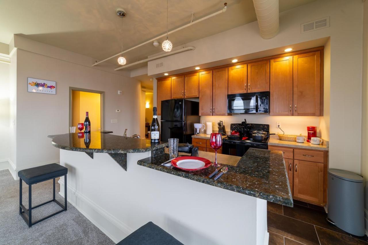 King Bed W/ Panoramic Views Of Dt! Apartment Rochester Exterior photo