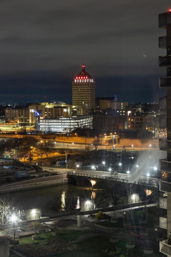 King Bed W/ Panoramic Views Of Dt! Apartment Rochester Exterior photo